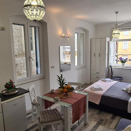 Old Square View Apartment Split Exterior foto